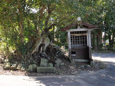 三叉路神社