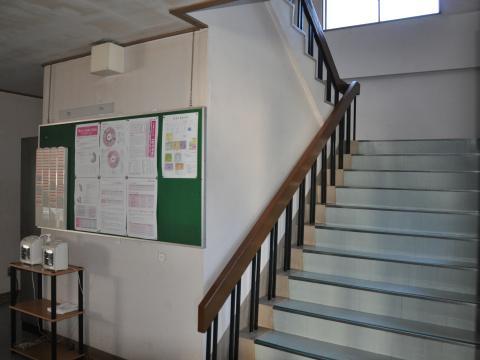 河内町役場内観01